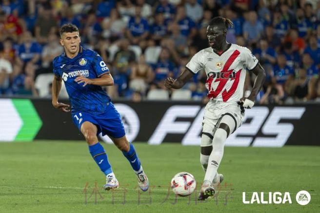 西甲-阿拉巴替补任意球制胜 皇马2-1阿尔梅里亚 西甲-阿拉巴替补任意球制胜 皇马2-1阿尔梅里亚